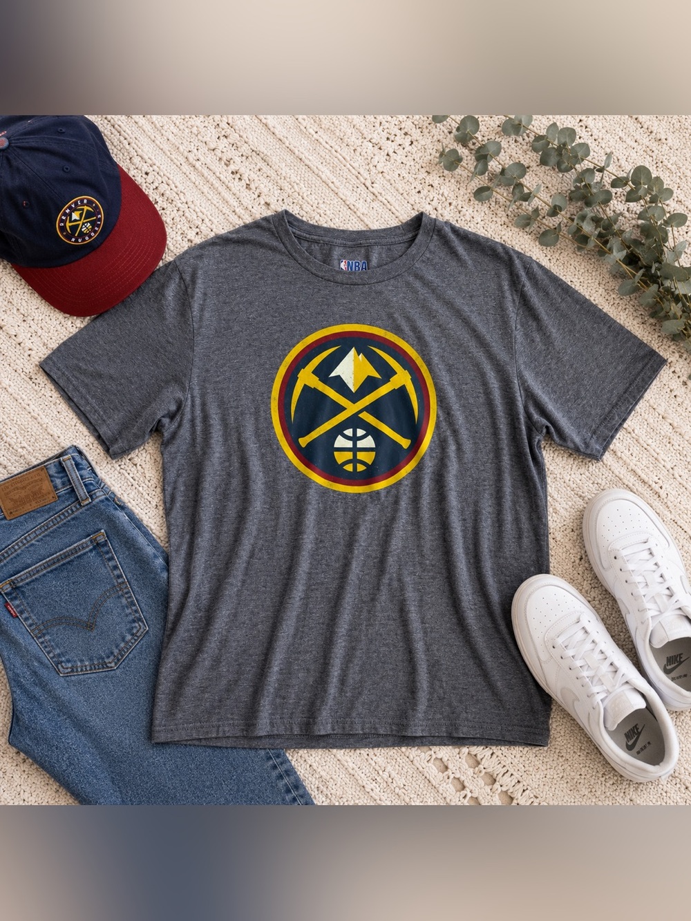 NBA Denver Nuggets Logo Graphic T-Shirt Gray Short Sleeve Men’s Large Basketball